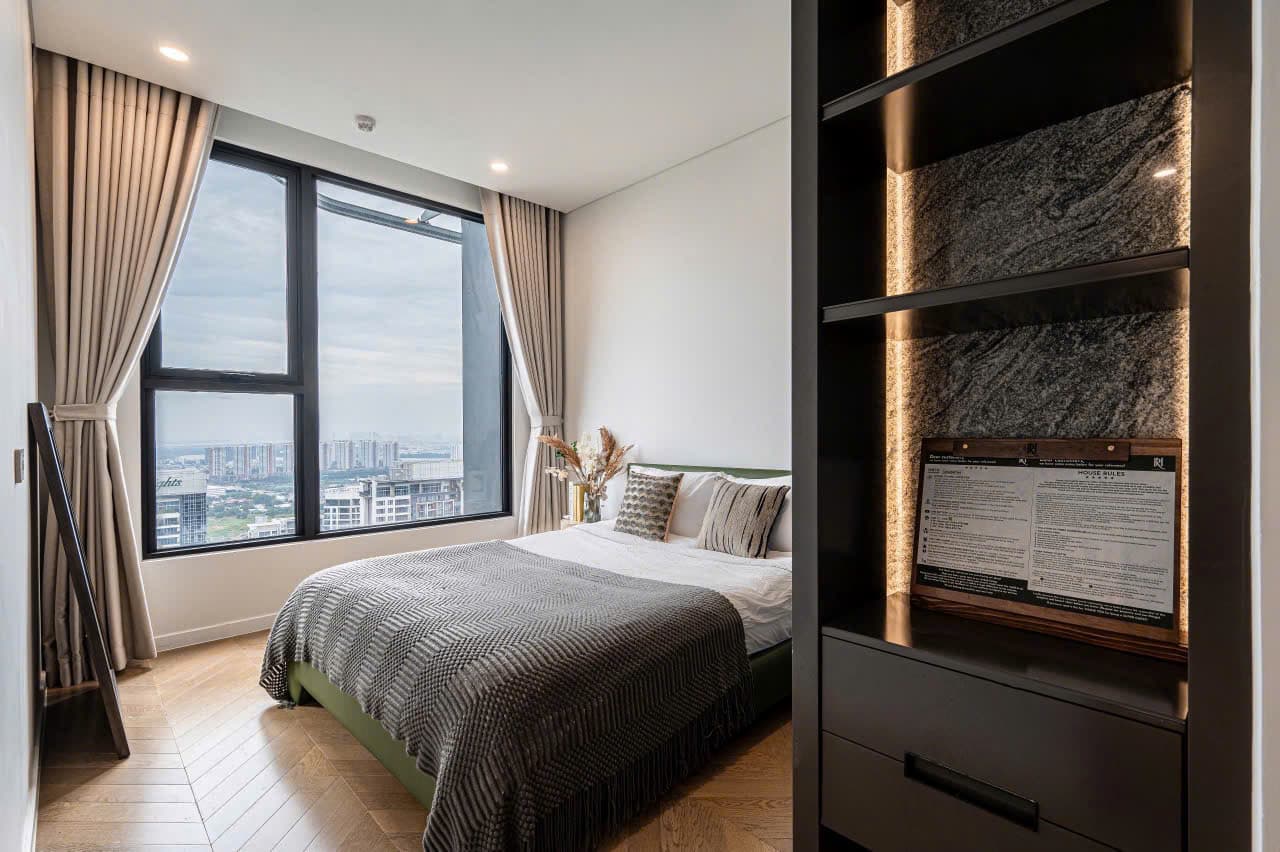 1BR apartment, 40th floor